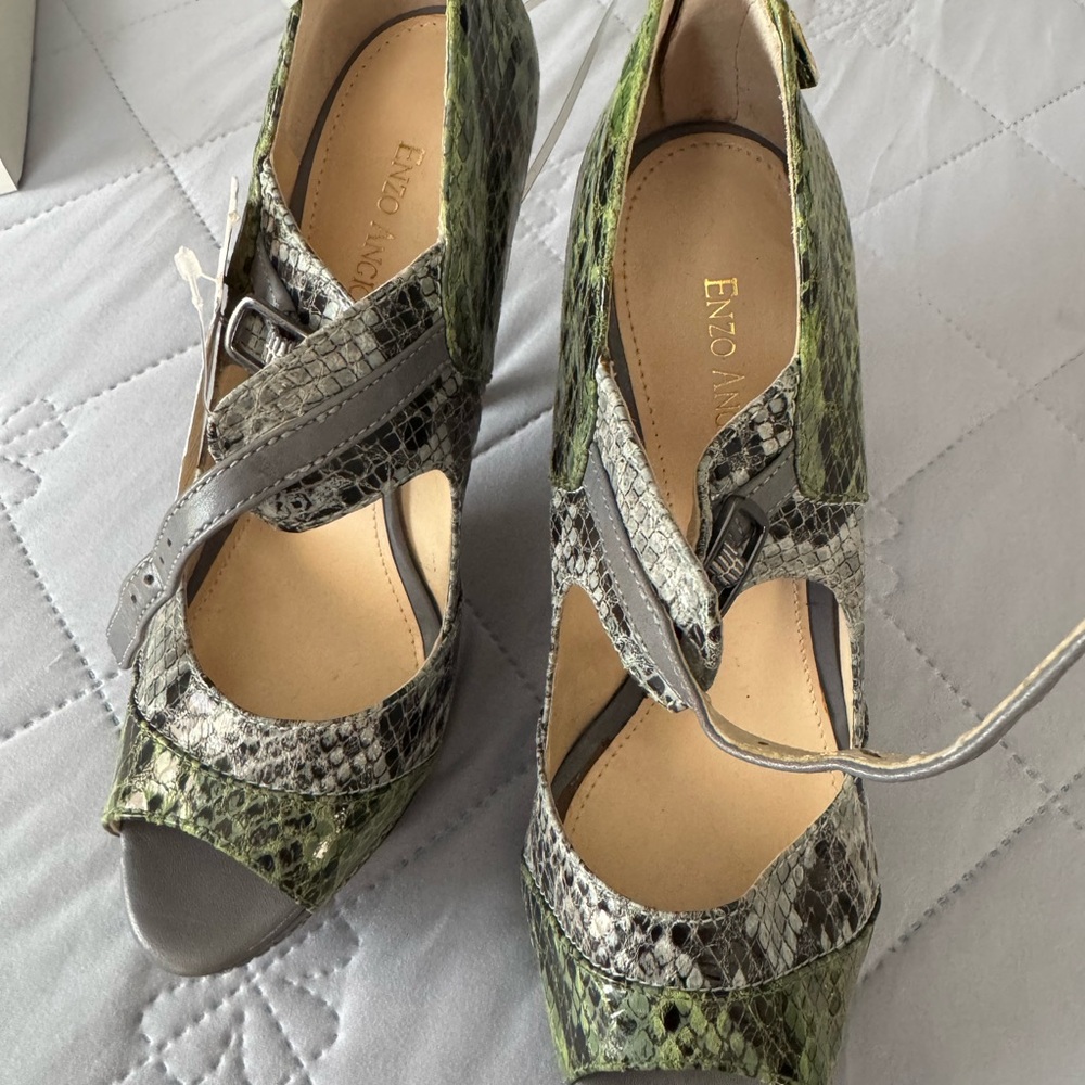 Enzo Angiolini Green and Gray Heels with Crisscross Straps